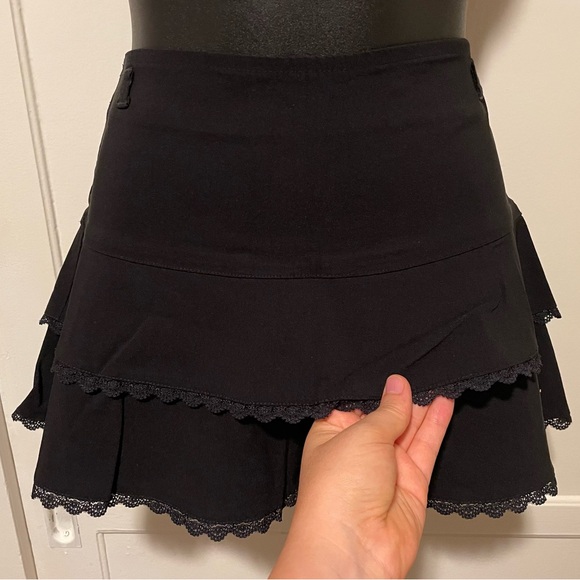 ZARA TRF Layered Lace Mini Skirt! 🖤 - Picture 2 of 6